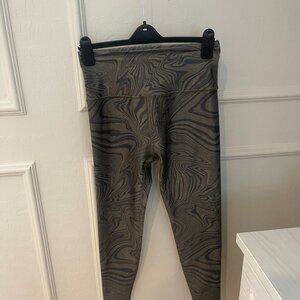 Beyond Yoga Printed Leggings Size L